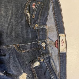 Dark wash Hollister jeans 28 w, 35 length